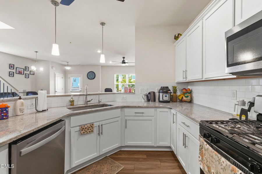 321_Parker_Station_Avenue_018 321_Parker_Station_Avenue_018
