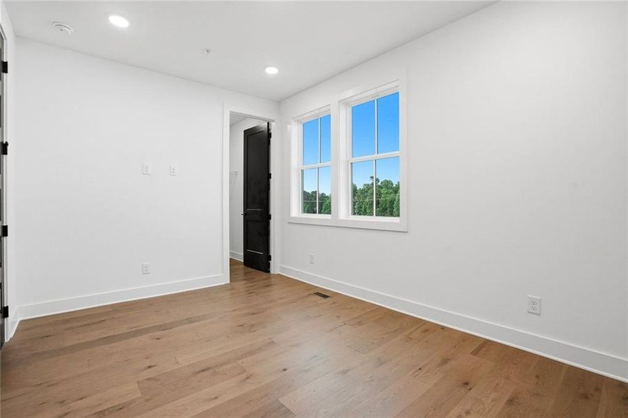 Spacious, unfurnished interior of a new home in , Alpharetta (Image 36). Spacious, unfurnished interior of a new home in , Alpharetta (Image 36).
