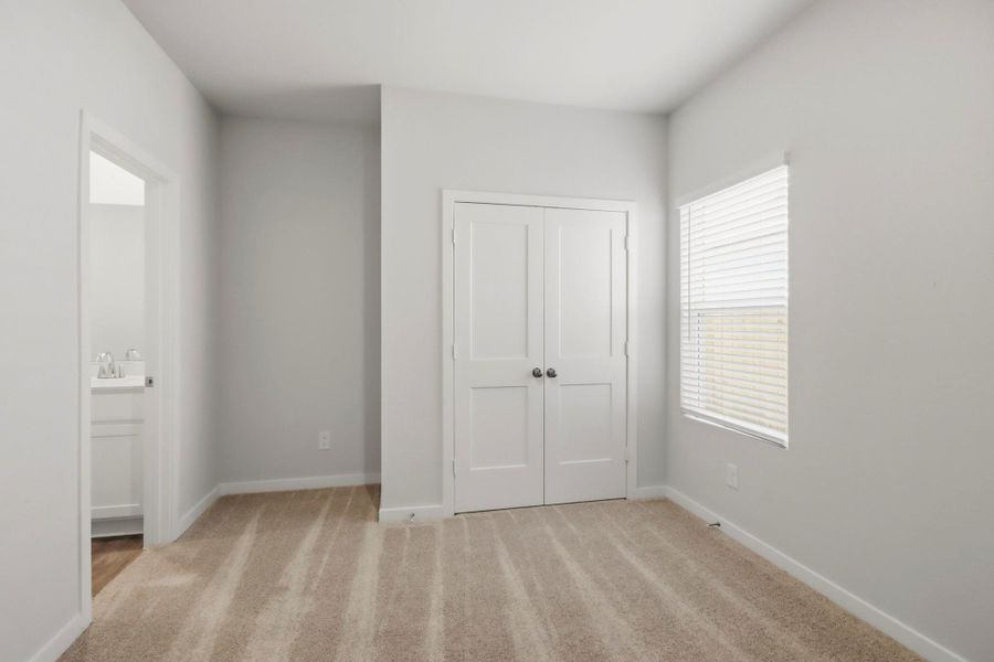 Spacious, unfurnished interior of a new home in Granger Pines, Conroe (Image 16).