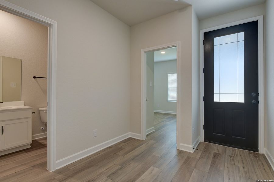 Spacious, unfurnished interior of a new home in Saddlebrook Ranch, Schertz (Image 18).