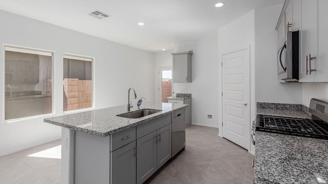 Furnished interior view inside a new home in Hanson Ridge, Vail (Image 10).