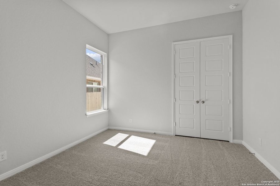 Spacious, unfurnished interior of a new home in Stillwater Ranch 60', San Antonio (Image 22).