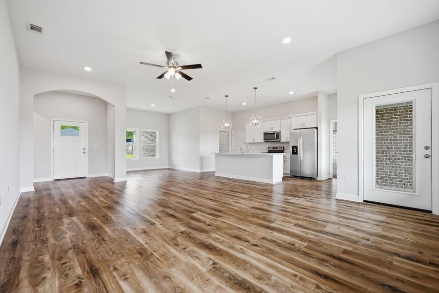 Spacious, unfurnished interior of a new home in Southern Charm, Crestview (Image 27).