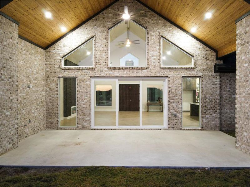 Exterior details and patio area of a home in , Kempner (Image 4).