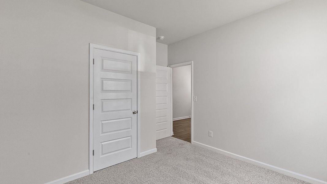 Representative unfurnished interior of a home built from the Celia by D.R. Horton in Teamon Pointe, Griffin (Image 27).