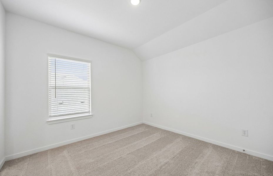 Spacious, unfurnished interior of a new home in Mavera, Conroe (Image 38).