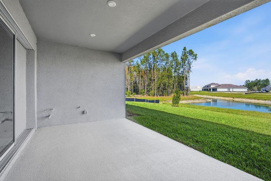 Exterior details and patio area of a home in Hammock at Two Rivers, Zephyrhills (Image 2).