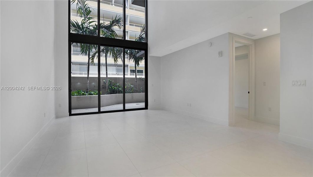 Spacious, unfurnished interior of a new home in , Miami (Image 21).