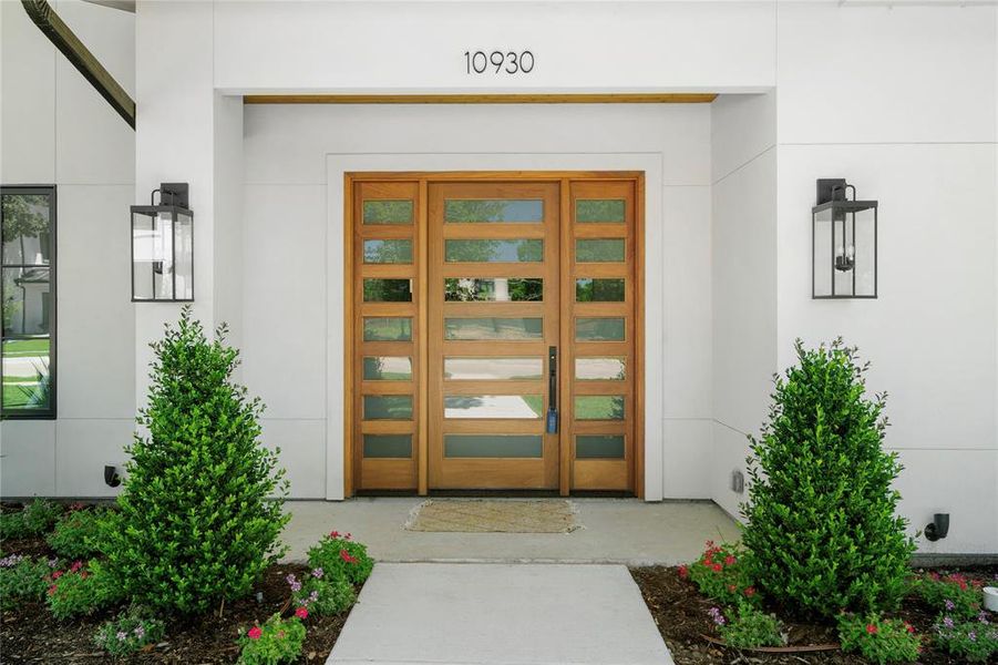 Exterior details and patio area of a home in , Dallas (Image 23).