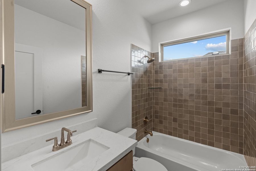 Furnished interior view inside a new home in Esperanza - 70', Boerne (Image 5). Furnished interior view inside a new home in Esperanza - 70', Boerne (Image 5).