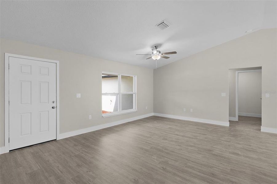 Spacious, unfurnished interior of a new home in , Ocklawaha (Image 33).