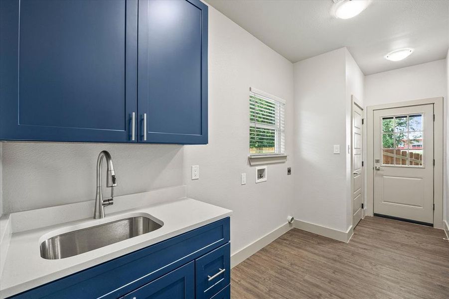 Furnished interior view inside a new home in , Wolfe City (Image 8).