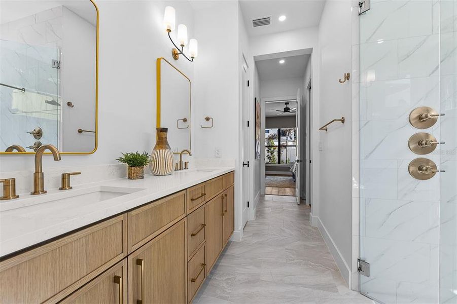 Furnished interior view inside a new home in , Orlando (Image 19).