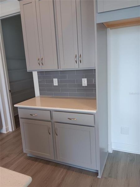 Furnished interior view inside a new home in , Orlando (Image 9).