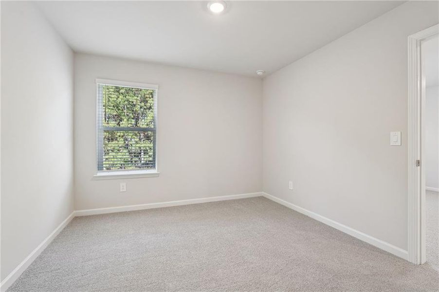 Spacious, unfurnished interior of a new home in Ivey Township, Dallas (Image 40).
