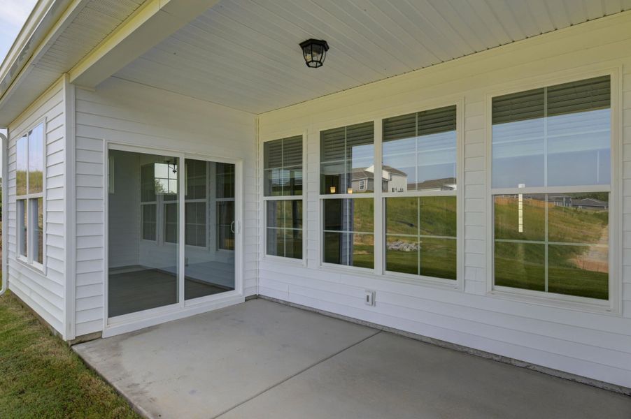 Exterior details and patio area of a home in Ferry Grove, Lexington (Image 3).