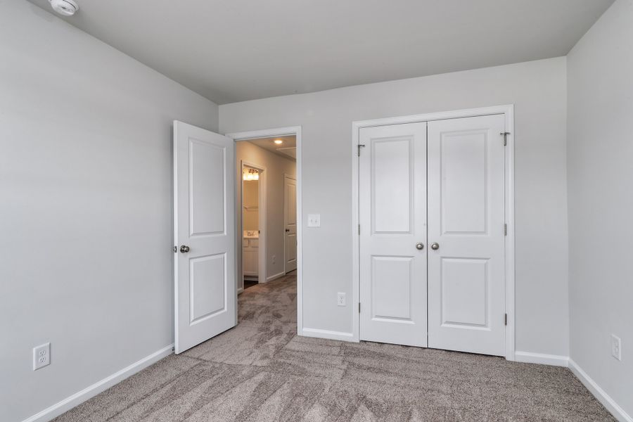 Spacious, unfurnished interior of a new home in Hainer Place, Conway (Image 27).
