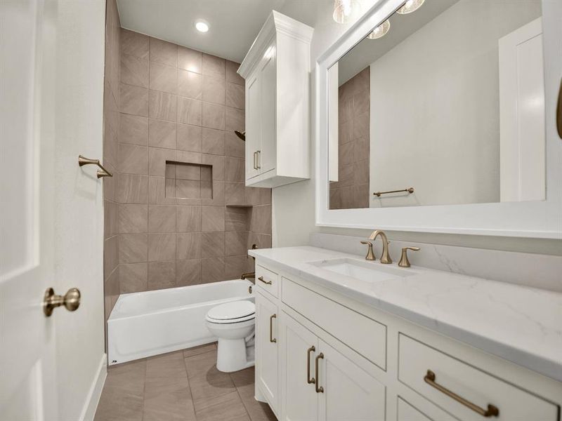 Furnished interior view inside a new home in , Fort Worth (Image 7).