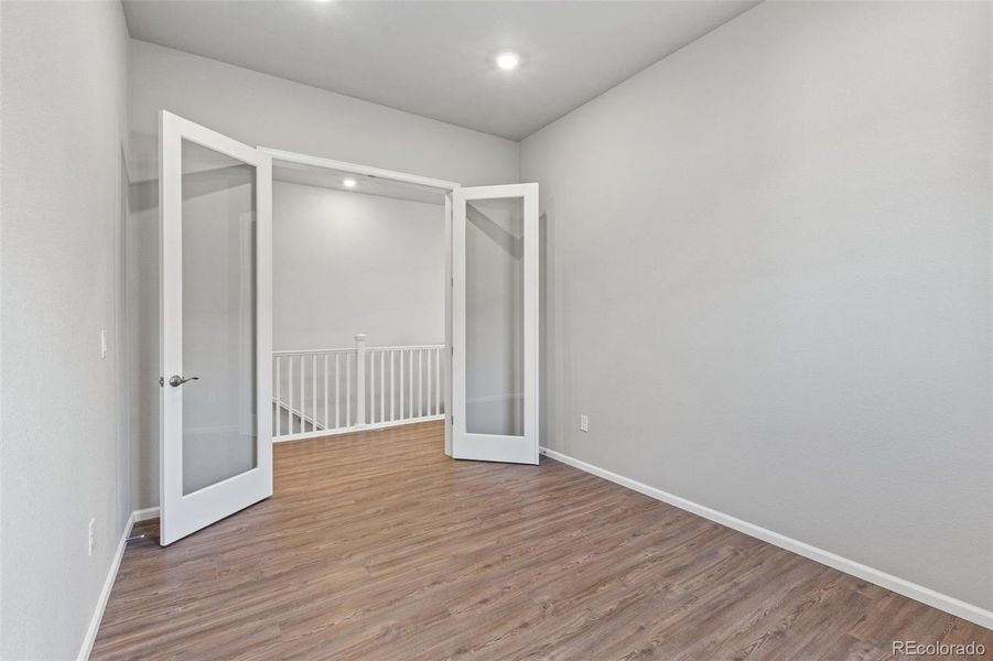 Spacious, unfurnished interior of a new home in , Golden (Image 35).