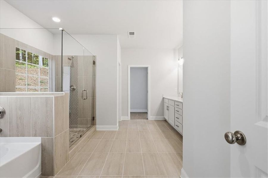 Furnished interior view inside a new home in Bradley Gin, Monroe (Image 13).
