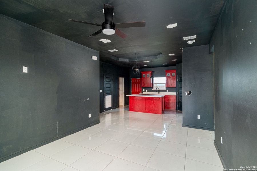 Spacious, unfurnished interior of a new home in , Edinburg (Image 7).