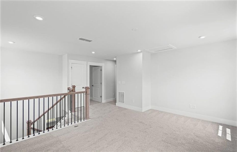 Spacious, unfurnished interior of a new home in Hunters Creek, Flowery Branch (Image 18). Spacious, unfurnished interior of a new home in Hunters Creek, Flowery Branch (Image 18).
