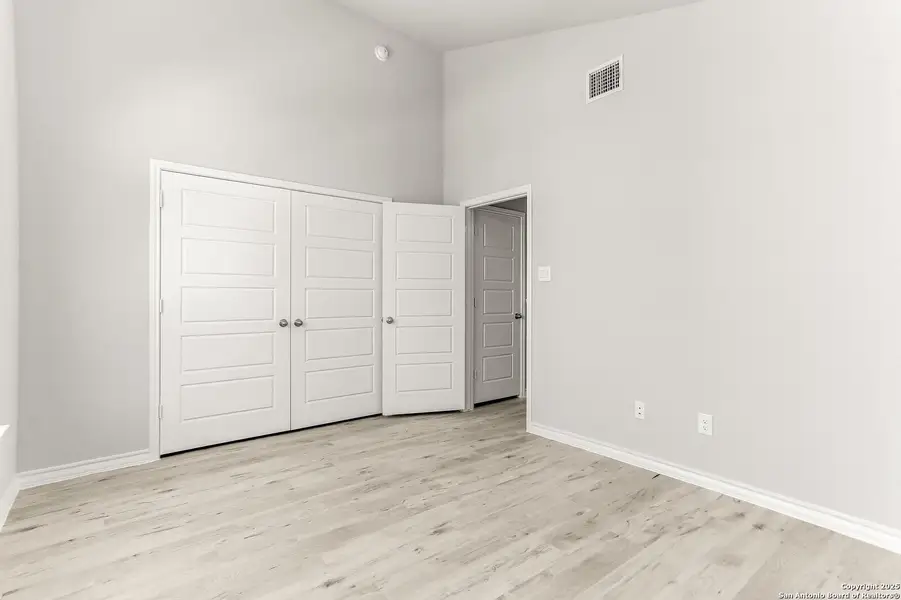 Spacious, unfurnished interior of a new home in , San Antonio (Image 16).