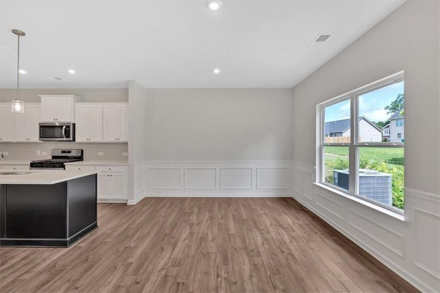 Spacious, unfurnished interior of a new home in Sweetlake Grove, Mableton (Image 16).