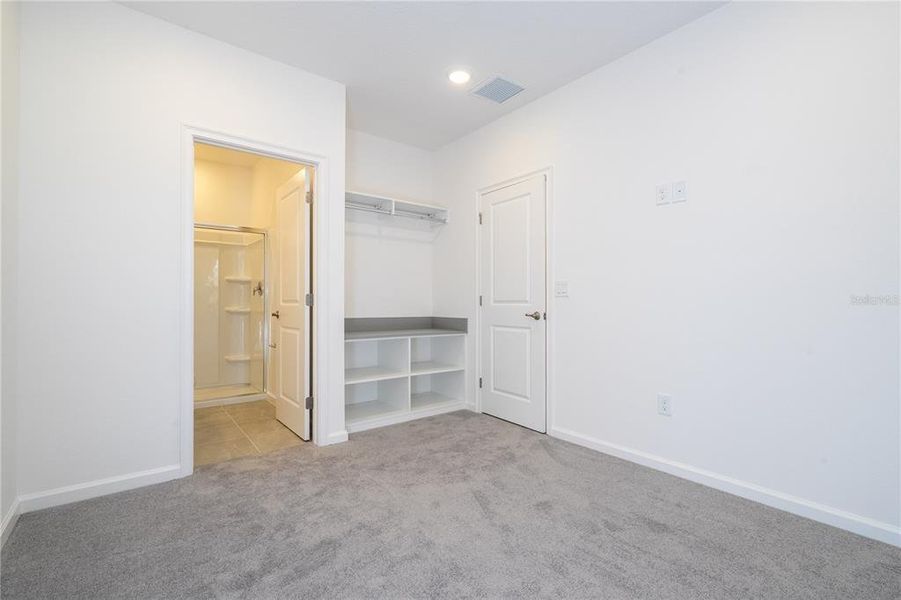 Spacious, unfurnished interior of a new home in Paradiso Grande, Orlando (Image 27).