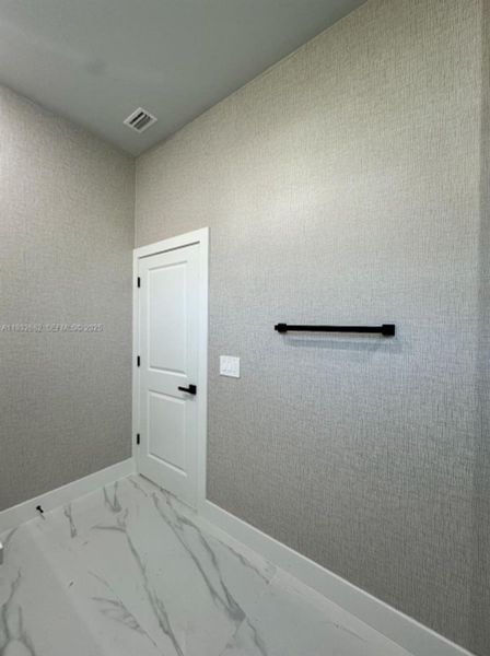 Spacious, unfurnished interior of a new home in , Lehigh Acres (Image 23).