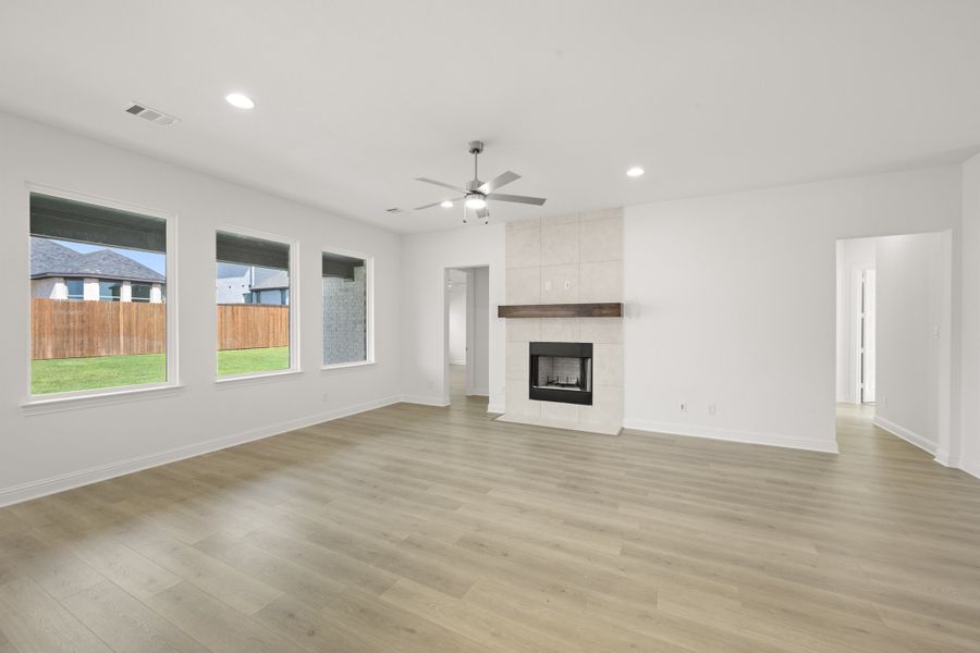 Spacious, unfurnished interior of a new home in Ridgepoint, Midlothian (Image 24).