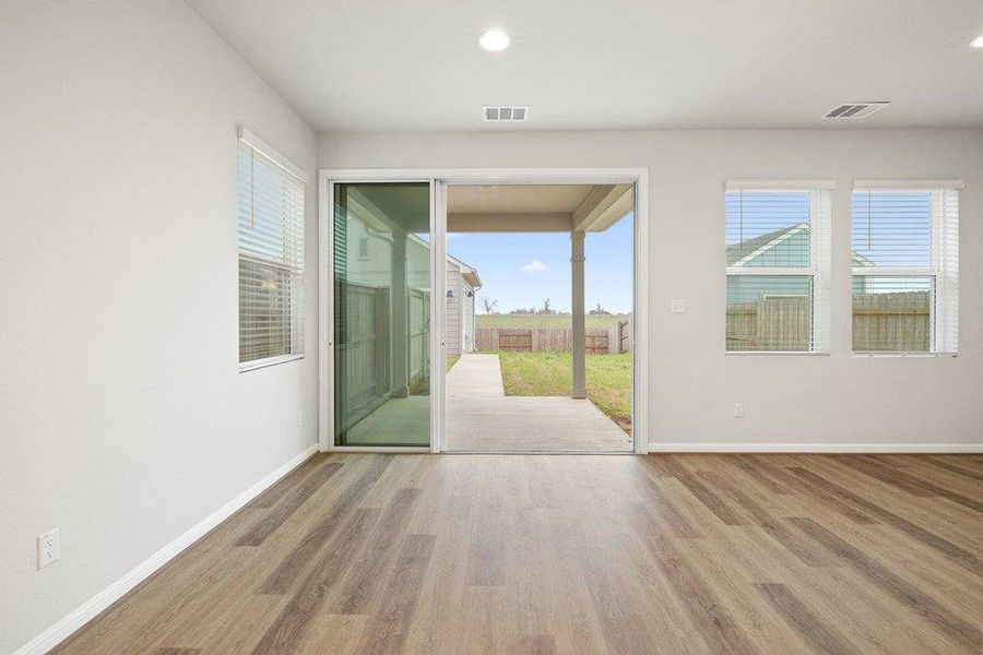 Spacious, unfurnished interior of a new home in Castlewood, Taylor (Image 20).