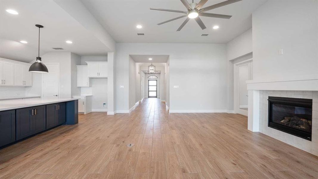 Spacious, unfurnished interior of a new home in Myrtle Creek 71', Waxahachie (Image 18). Spacious, unfurnished interior of a new home in Myrtle Creek 71', Waxahachie (Image 18).
