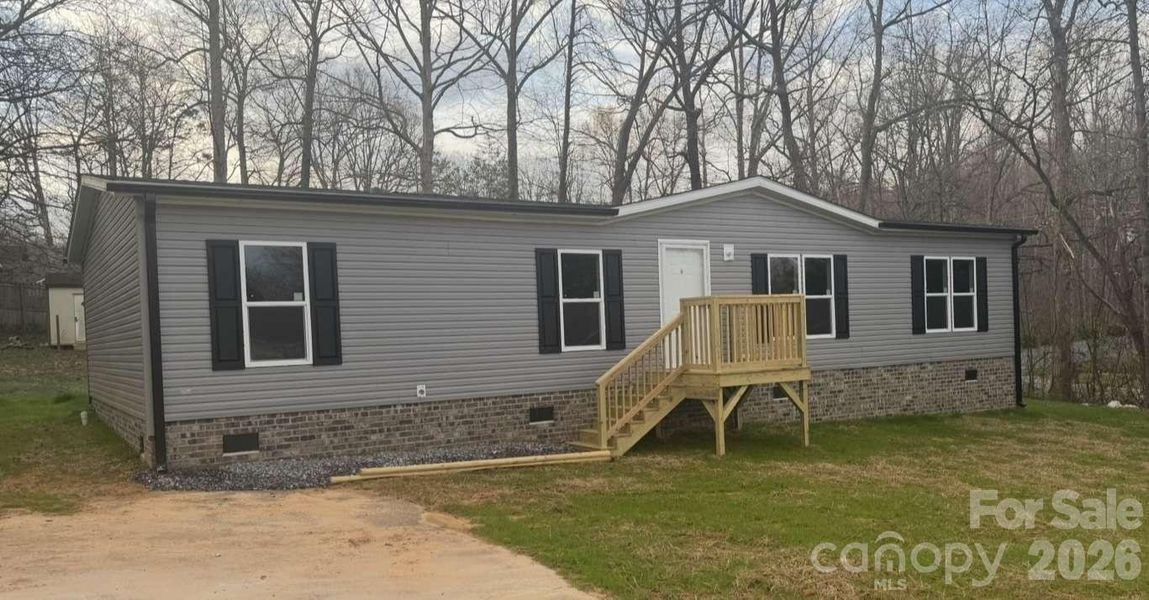 Exterior details and patio area of a home in , Newton (Image 23).