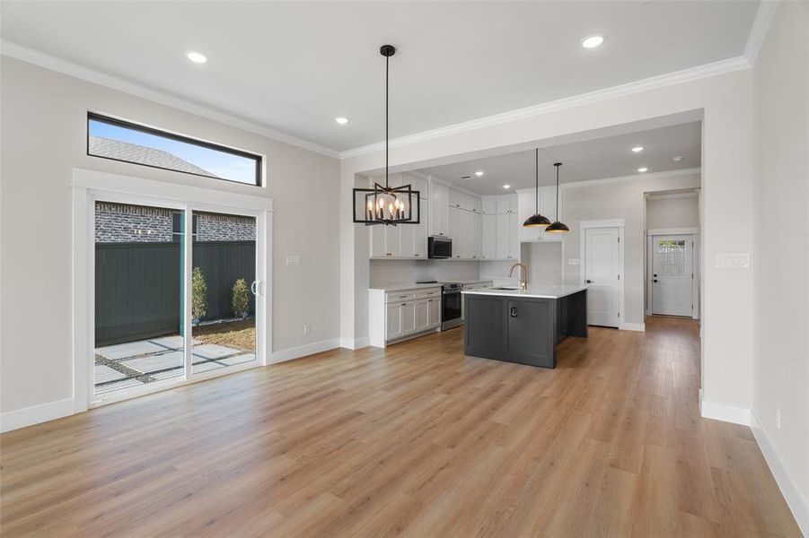 Spacious, unfurnished interior of a new home in , Granbury (Image 14).