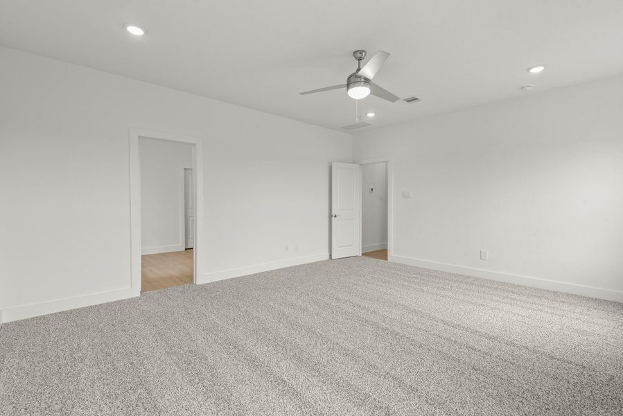 Spacious, unfurnished interior of a new home in Riverside Estates, Baytown (Image 19).