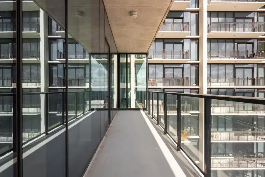 Condo located in Austin, TX showcasing its design and architecture (Image 4).