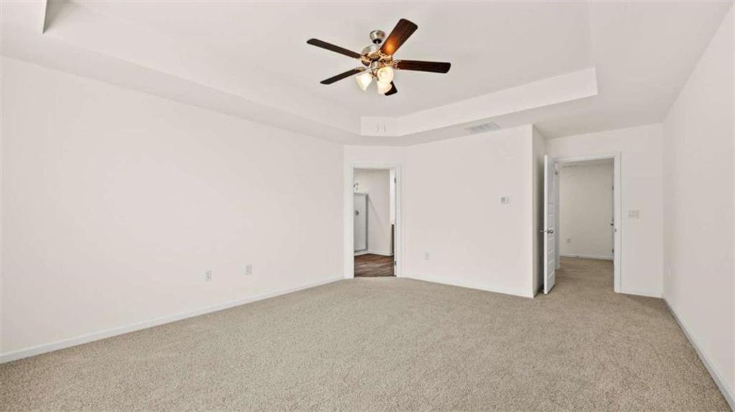 Spacious, unfurnished interior of a new home in Inverness at Sugarloaf, Lawrenceville (Image 24).