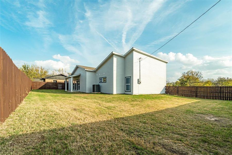 Exterior details and patio area of a home in , Balch Springs (Image 1).