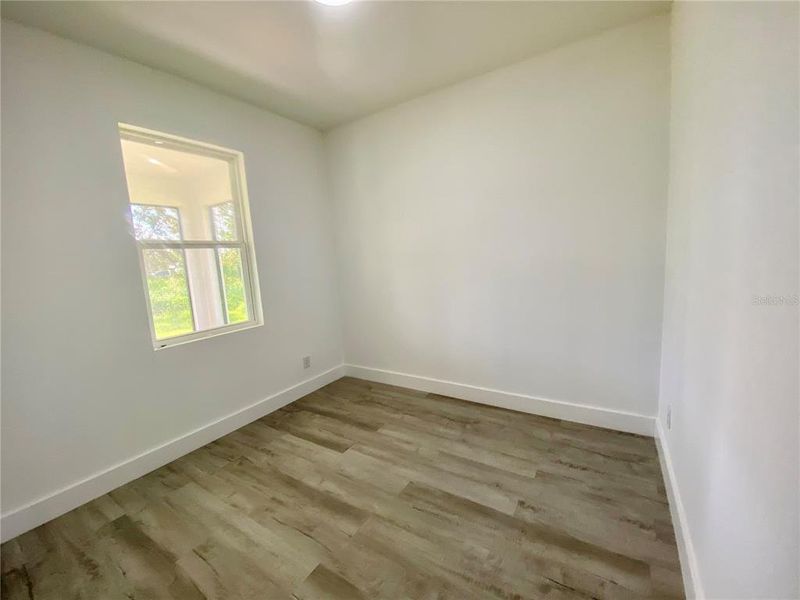 Spacious, unfurnished interior of a new home in , Sebring (Image 19).