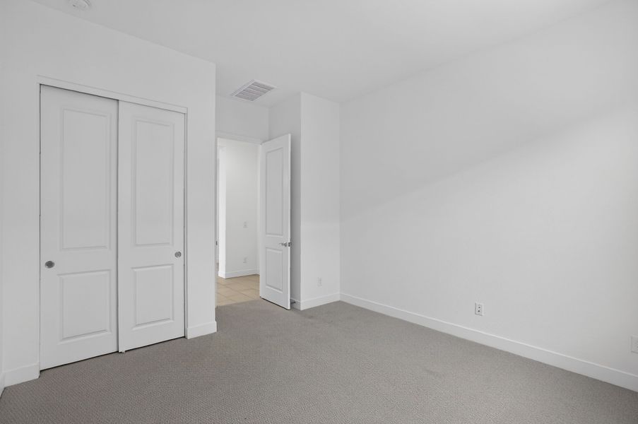Spacious, unfurnished interior of a new home in Stonehaven, Glendale (Image 38).