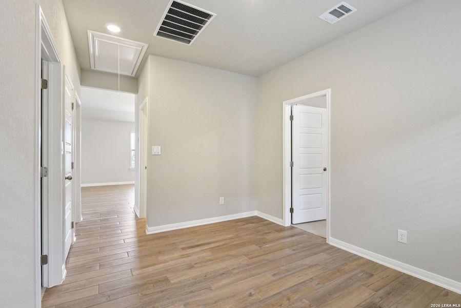 Spacious, unfurnished interior of a new home in Sagebrooke - Premier Series, San Antonio (Image 43).