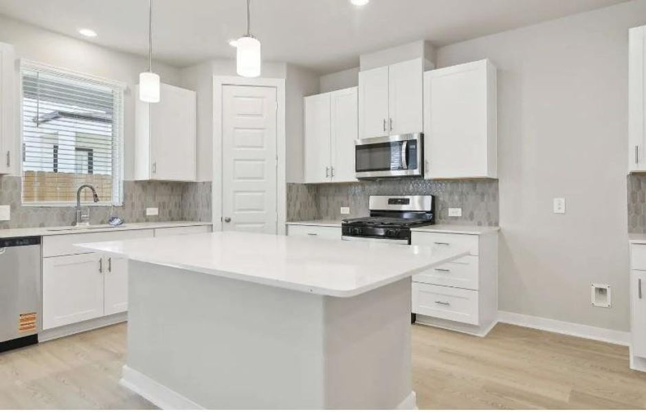 Photo is not of the actual home, but is an inspirational photo of builder’s model home and may depict options, furnishings, and/or decorator features that are not included Photo is not of the actual home, but is an inspirational photo of builder’s model home and may depict options, furnishings, and/or decorator features that are not included