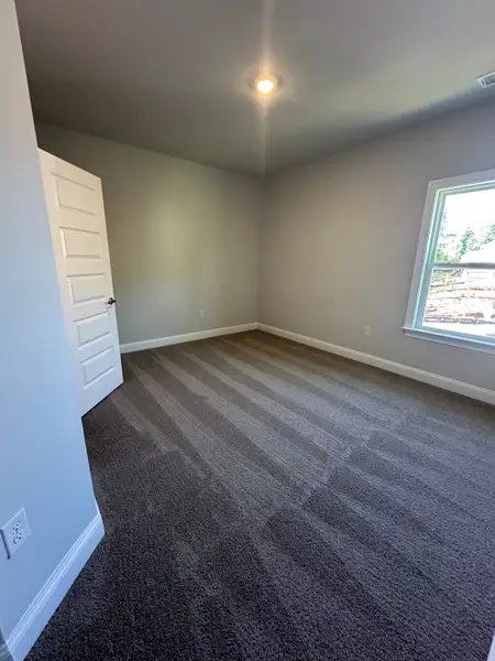 Spacious, unfurnished interior of a new home in Mirror Lake at South Harbour, Villa Rica (Image 22). Spacious, unfurnished interior of a new home in Mirror Lake at South Harbour, Villa Rica (Image 22).