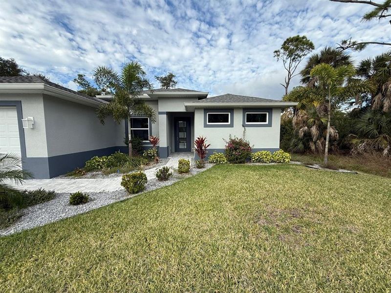 Exterior details and patio area of a home in , Port Charlotte (Image 14).
