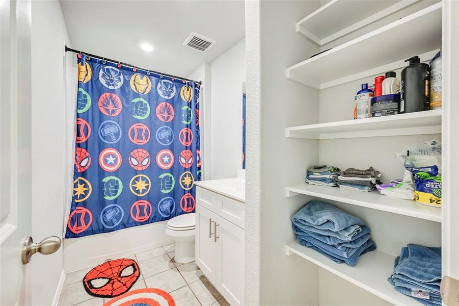 Furnished interior view inside a new home in , Springtown (Image 23).