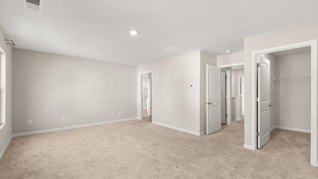 Spacious, unfurnished interior of a new home in Aurora Creek, Dallas (Image 20).