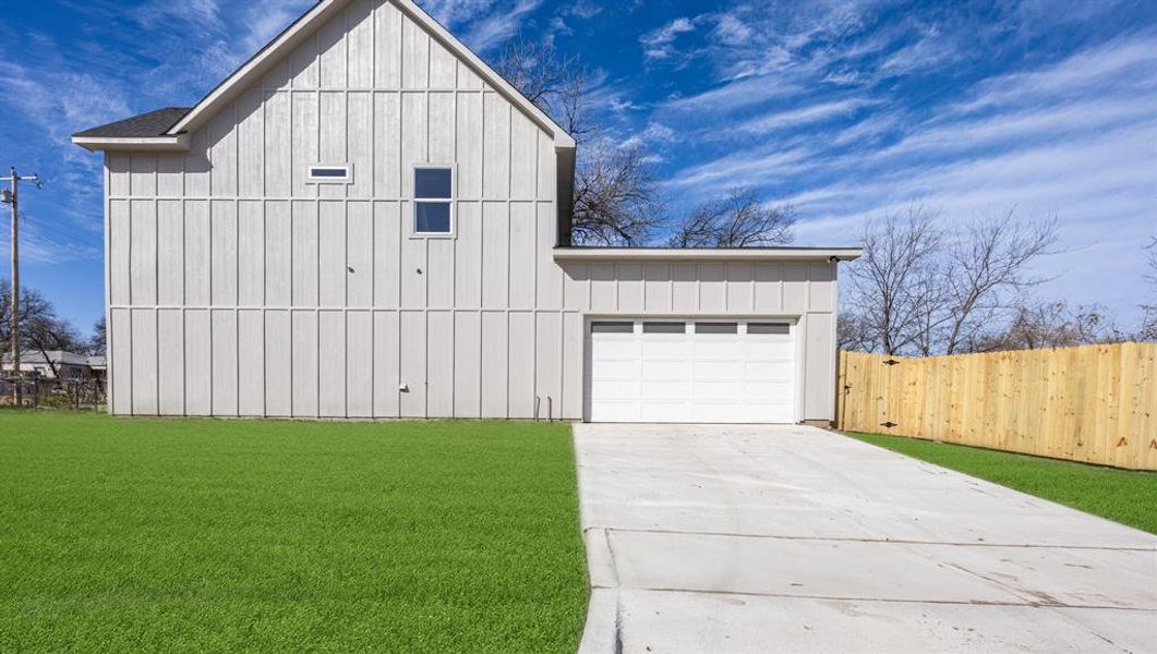 Front exterior of a new home in , Fort Worth, TX, highlighting curb appeal (Image 2). Front exterior of a new home in , Fort Worth, TX, highlighting curb appeal (Image 2).