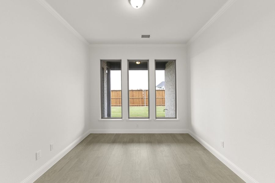 Spacious, unfurnished interior of a new home in Nelson Lake, Rockwall (Image 16).