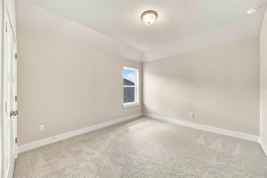 Spacious, unfurnished interior of a new home in Arabella on the Prairie, Richmond (Image 25).